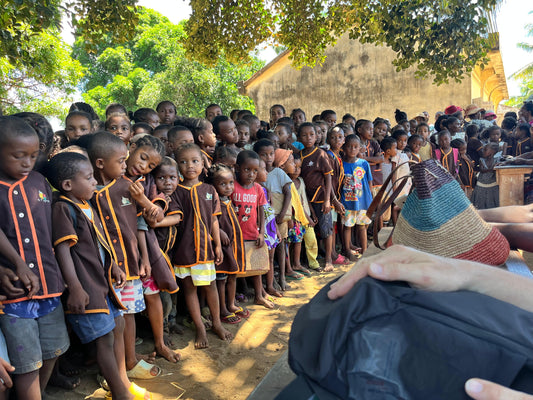 Kindern eine Zukunft schenken: Schulbildung Spenden